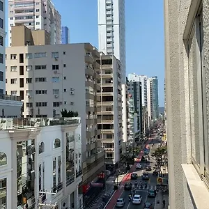 ótimo Apto 2 Quartos, Av. Brasil, De Frente, Quadra Mar. Balneário Camboriú